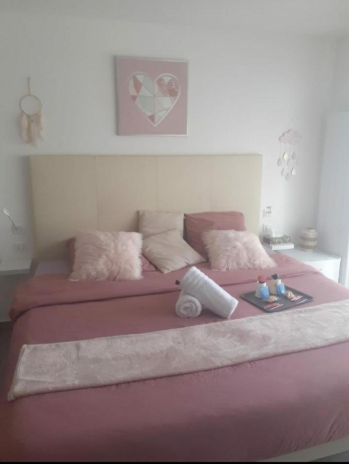 Love Room Seduction Tremblay-en-France Exteriör bild